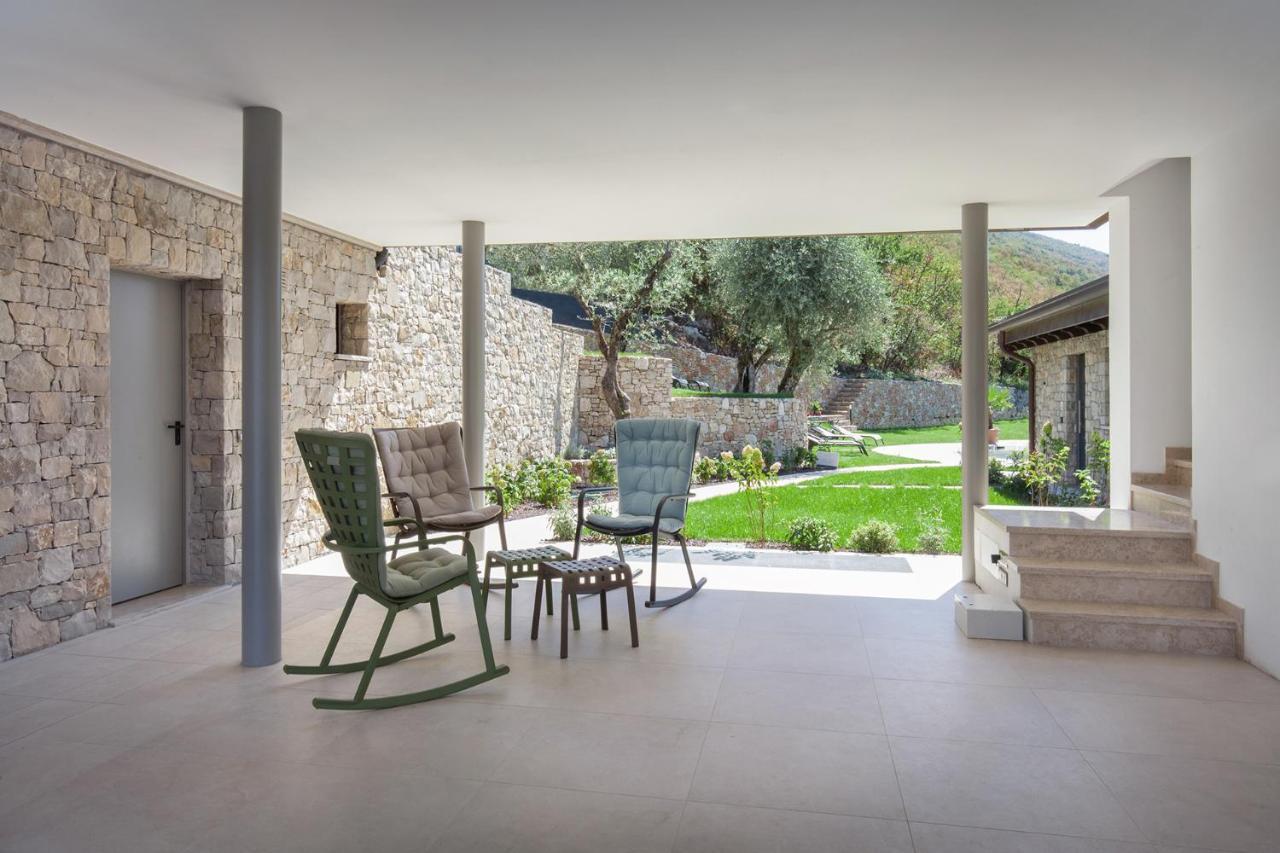 Villa Divina - Apt Icona Con Piscina E Vista Lago Castelletto Di Brenzone Exterior photo